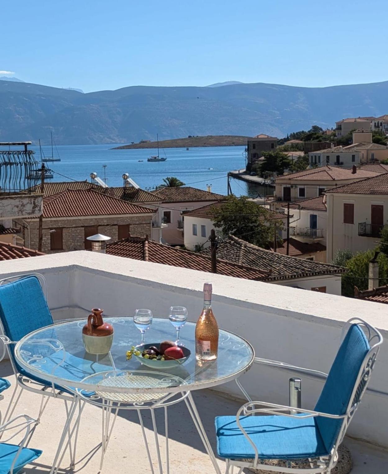 Galaxidi Authentic Rooftop House Exterior photo